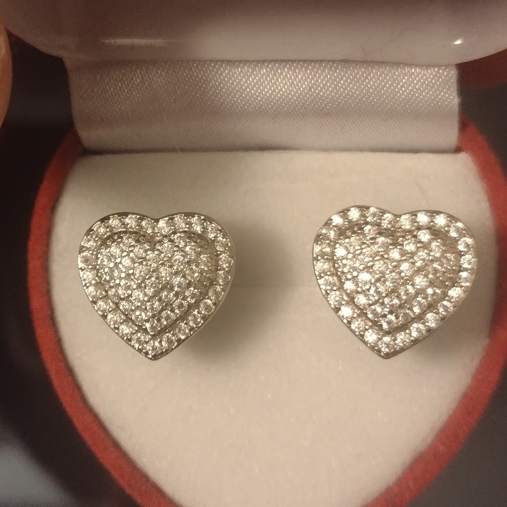 WOMEN'S HIGH FASHION CUBIC ZIRCONIA AAA+DIAMOND CLUSTER STERLING SILVER EARRINGS